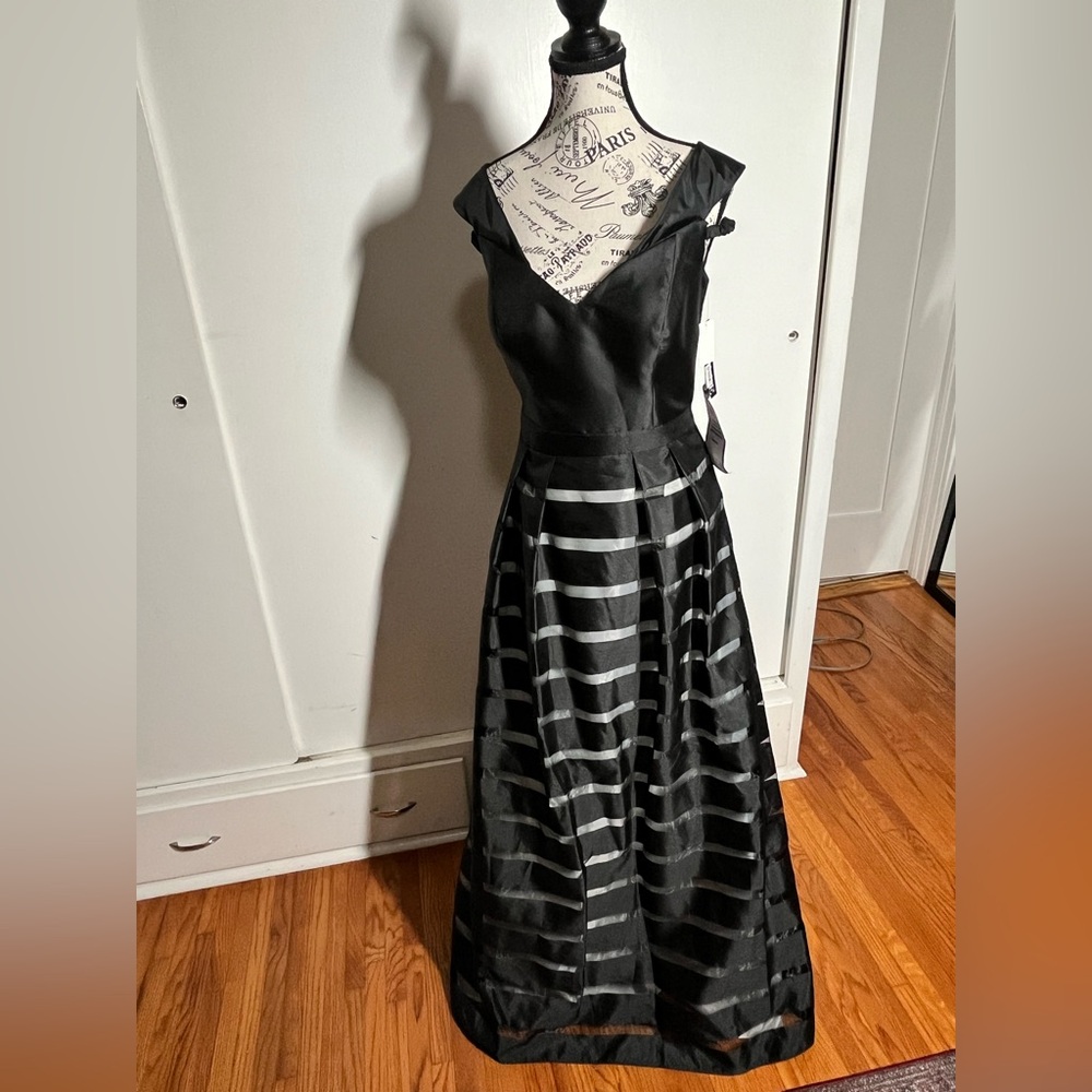 Elegant Formal Dress by Xscape PRICE DROP! NWT